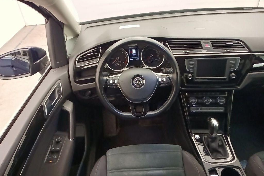 Volkswagen Touran 2016 фото 6