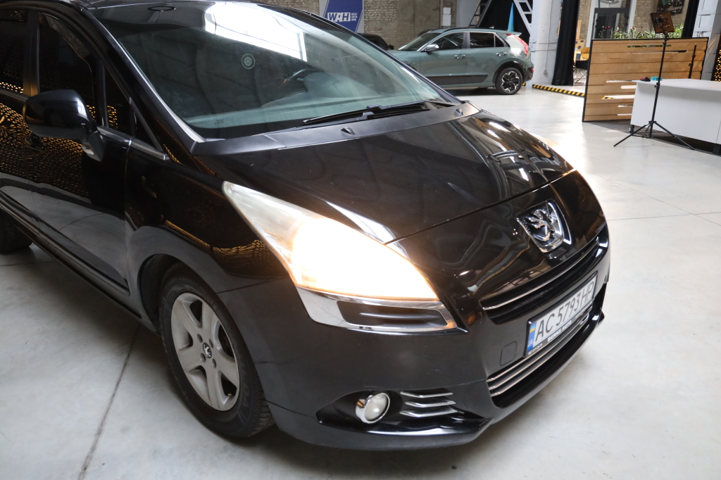 Peugeot 5008 2010 photo 4