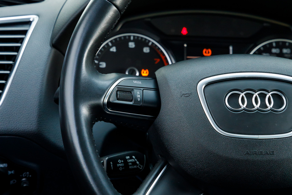 Audi Q5 Premium Plus  2012 photo 24