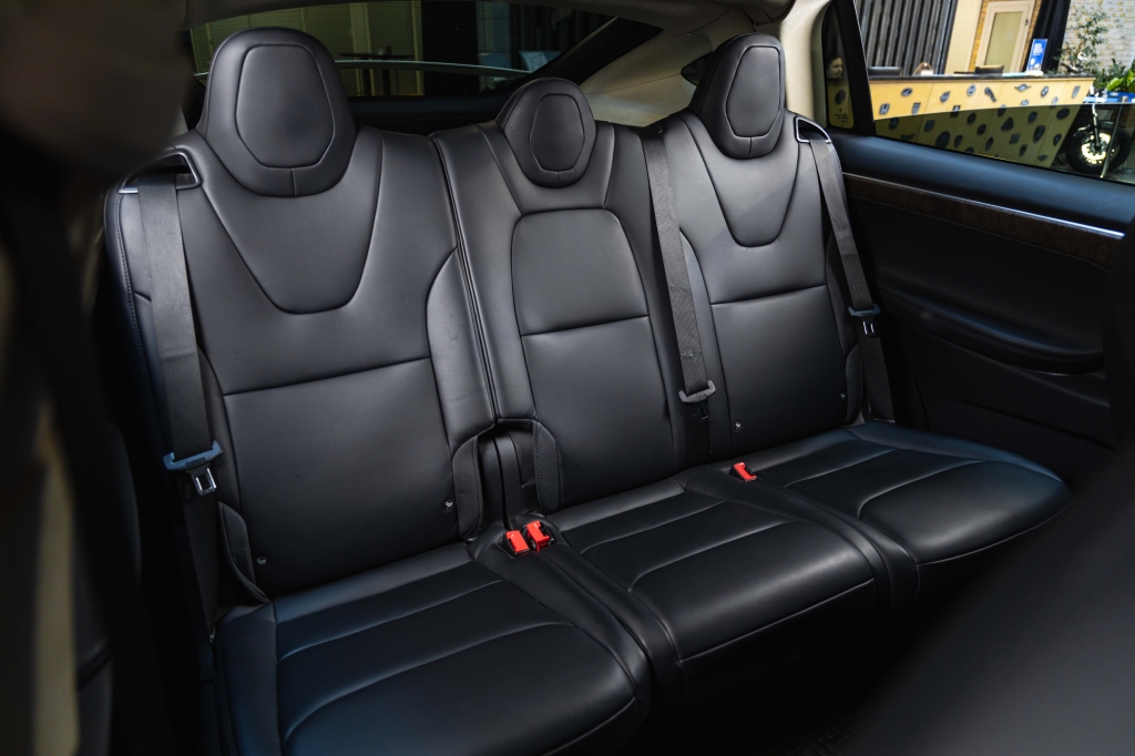 Tesla Model X 75D 2017 фото 34