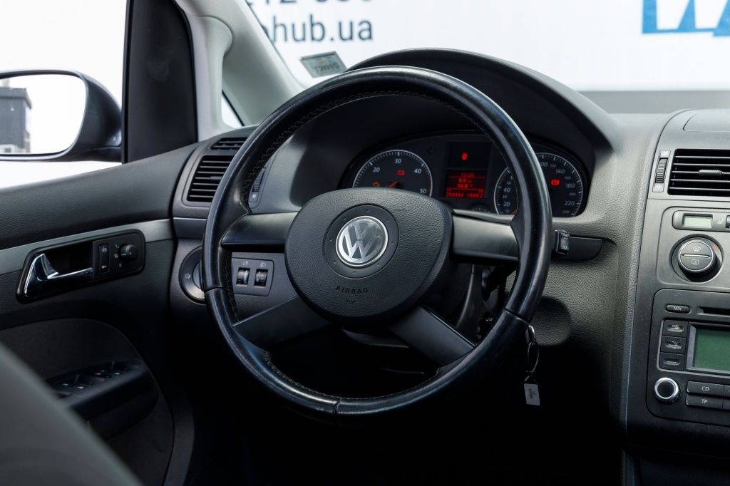 Volkswagen Touran 2006 фото 23