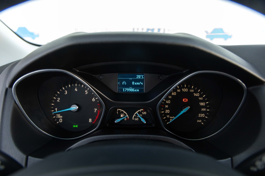 Ford Focus 2016 фото 14