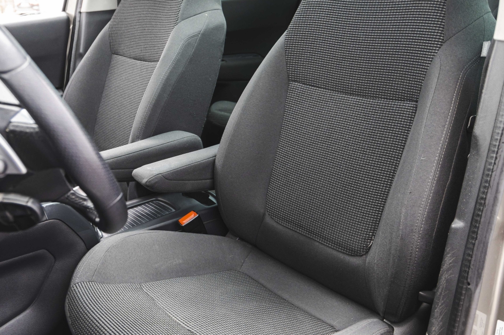 Peugeot 5008 2012 photo 17