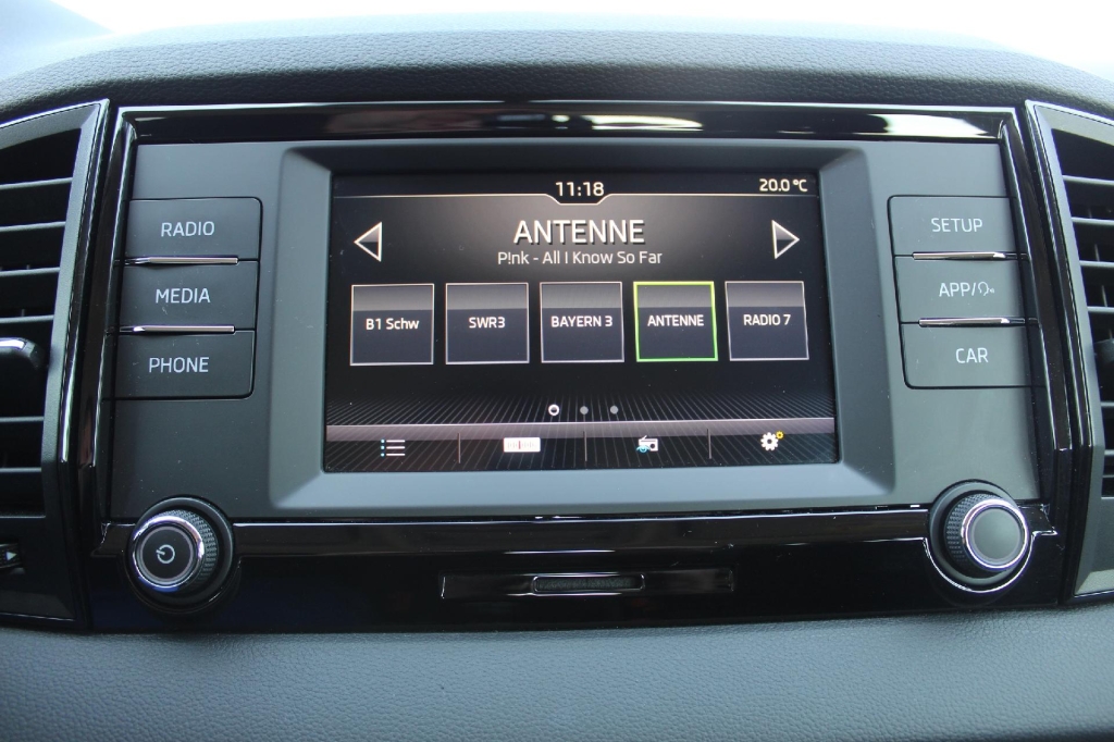 Skoda Karoq 2019 фото 8