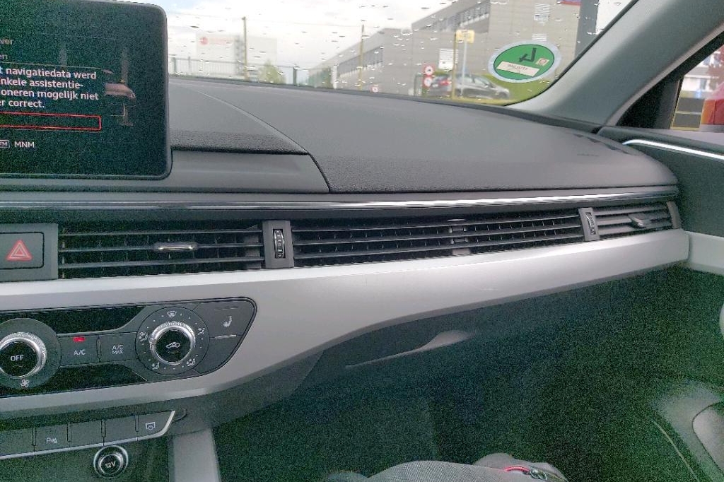 Audi A4 Avant 2018 photo 14