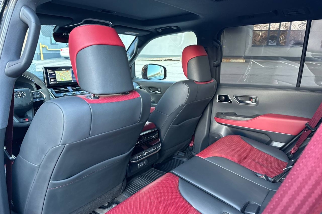 Toyota Land Cruiser 300 GUARD B6 2021 фото 15