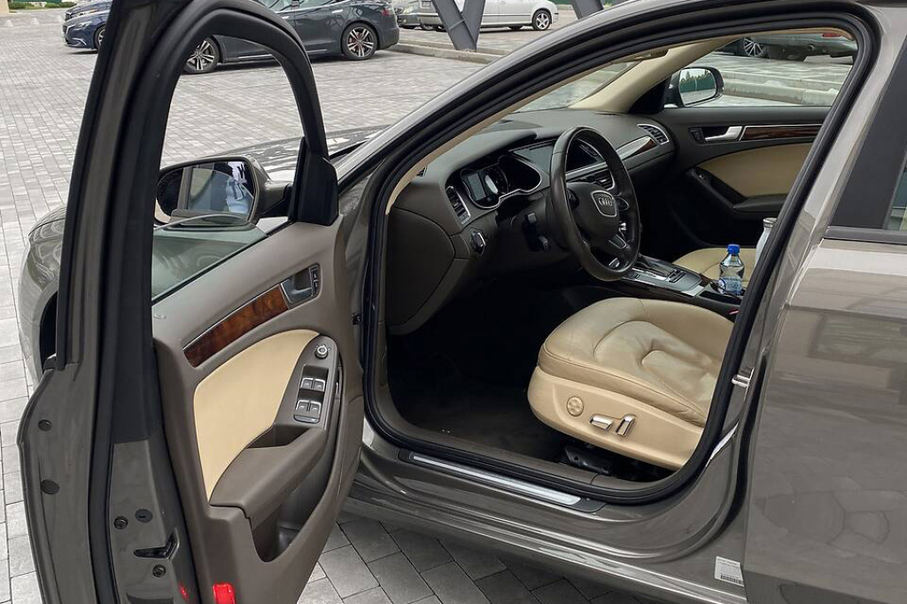 Audi A4 2013 фото 4