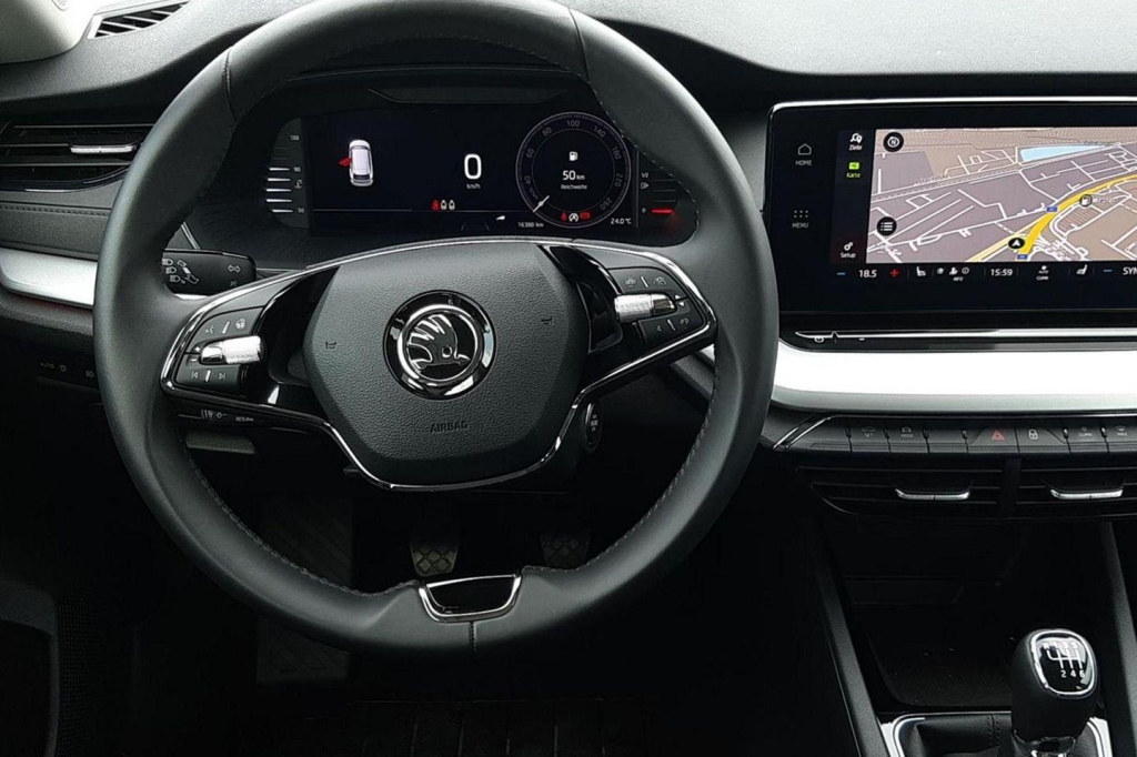 Skoda Octavia Combi 2020 фото 5