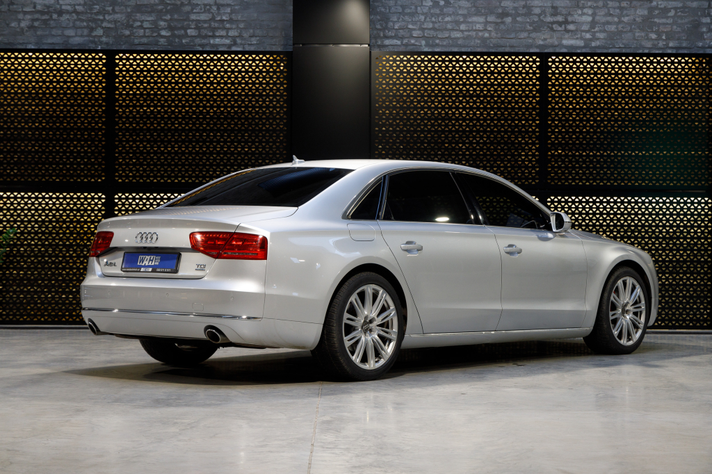 Audi A8 2014 фото 21