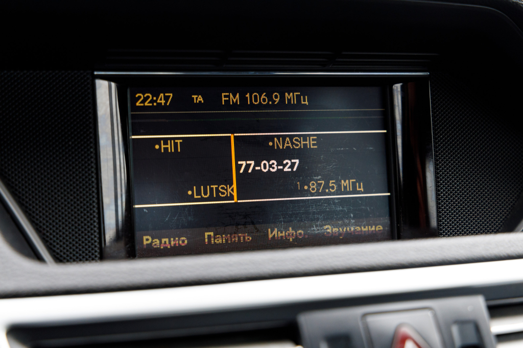 Mercedes-Benz E 200 CDI 2010 photo 28