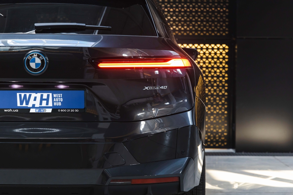 BMW iX xDrive40 2022 фото 9