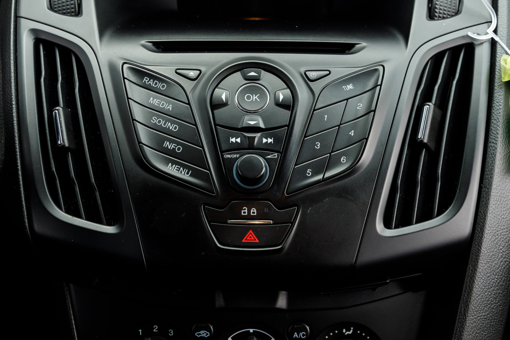 Ford Focus 2014 фото 14