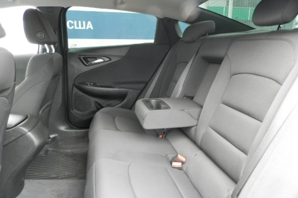 Chevrolet Malibu LE 2018 фото 13