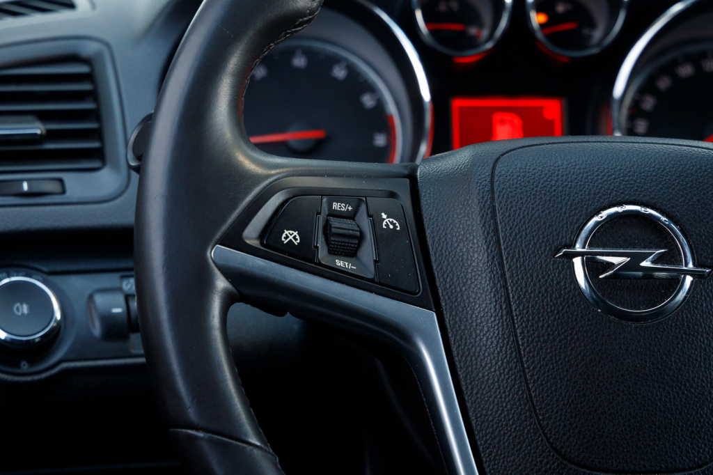 Opel Insignia 2009 фото 21