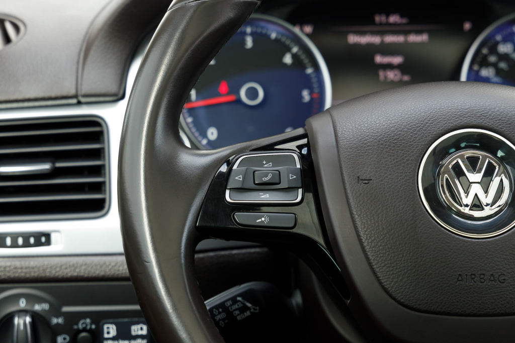 Volkswagen Touareg 2012 photo 6