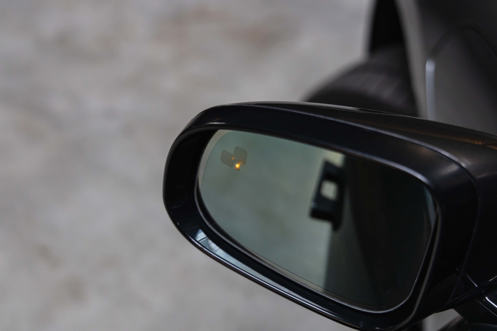 Jaguar I-Pace 2019 фото 13