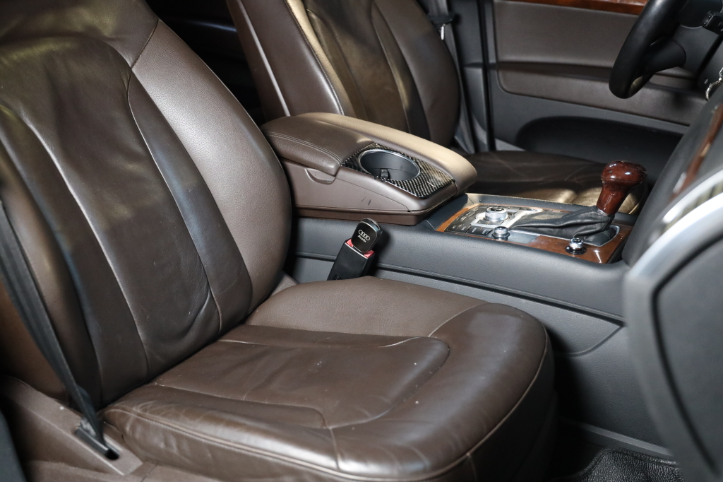 Audi Q7 2015 фото 24