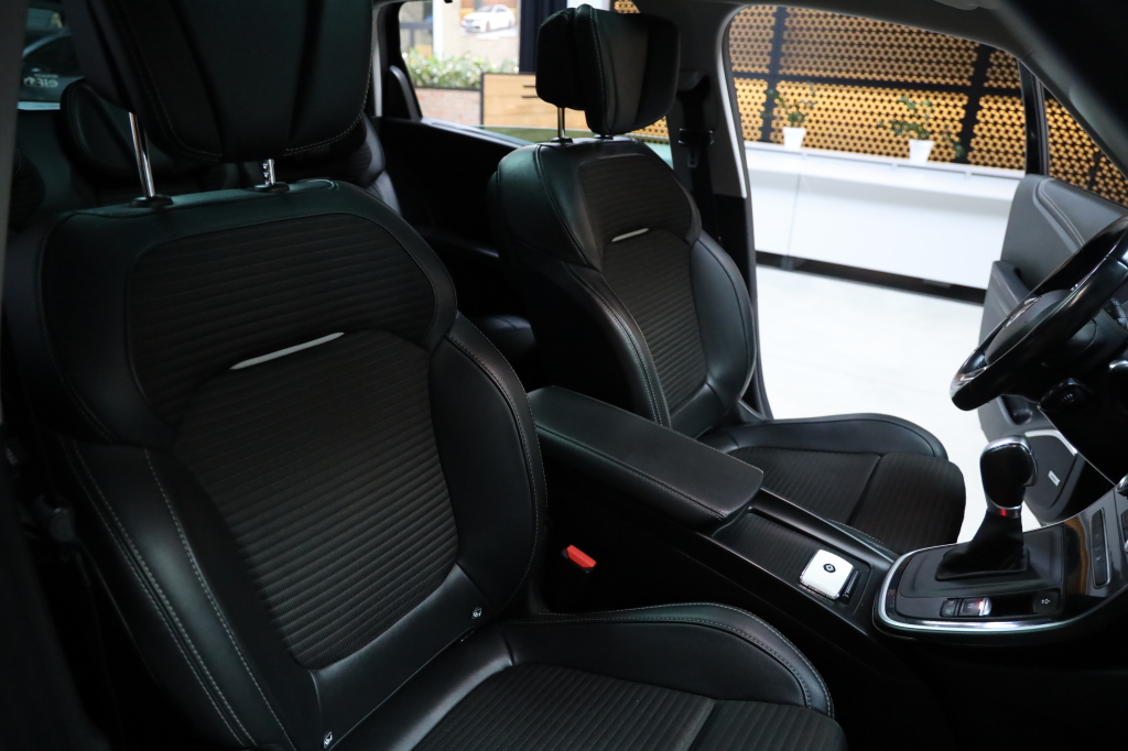 Renault Scenic 2017 фото 39