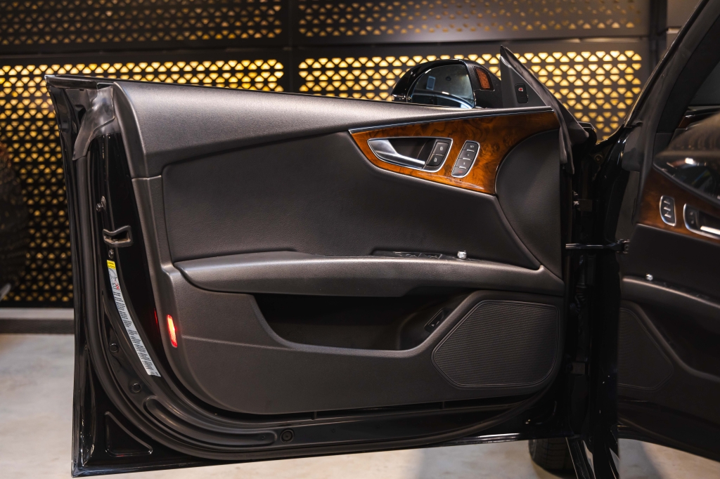 Audi A7 2012 фото 17