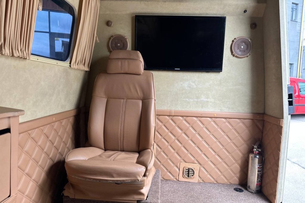 Mercedes-Benz Sprinter 319 CDI Guard B4 2013 photo 18