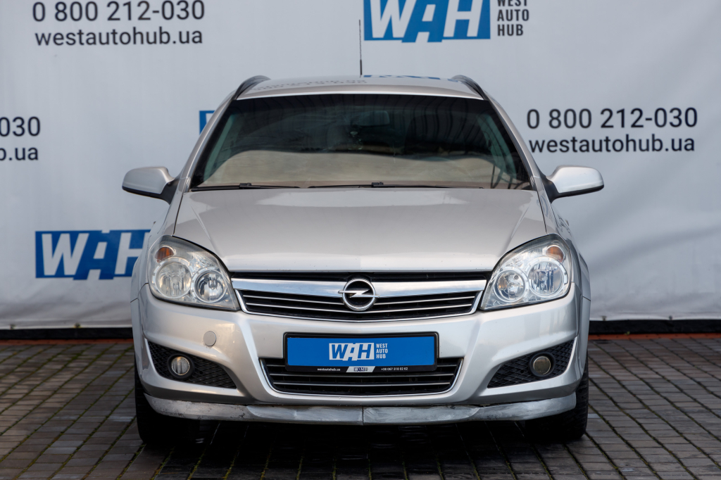 Opel Astra H фото 1