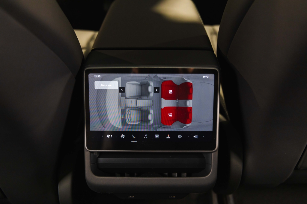 Tesla Model 3 2024 фото 42