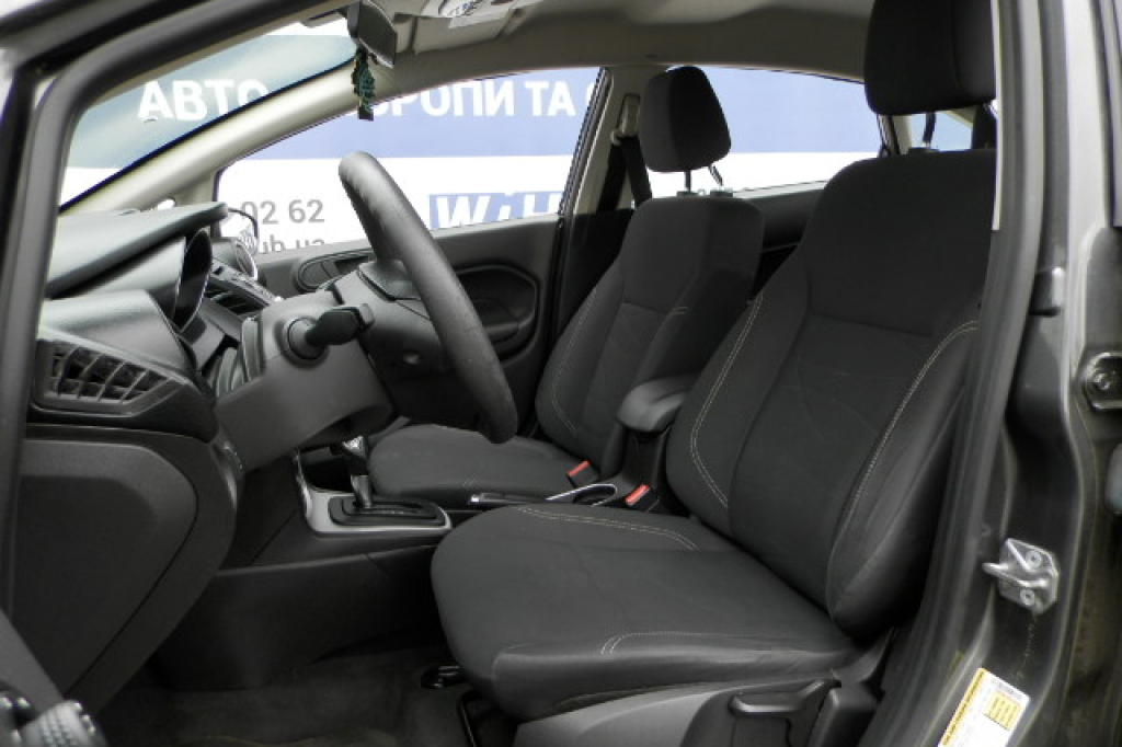 Ford Fiesta SE 2018 фото 12