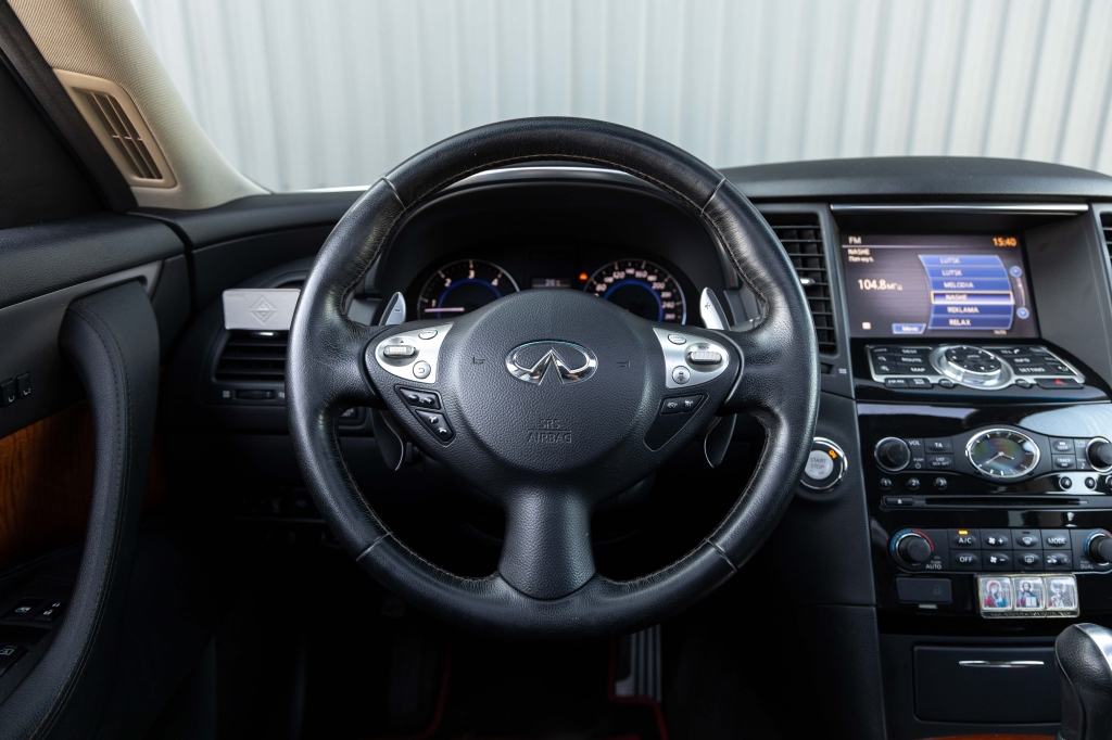 Infiniti QX70 2015 фото 29