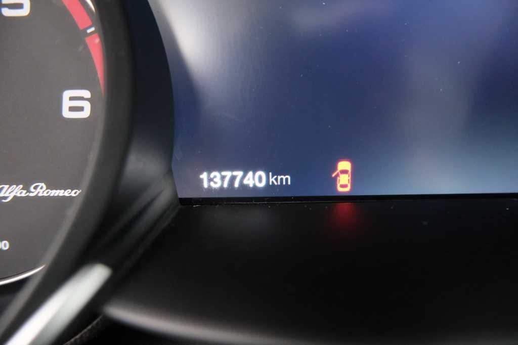 Alfa Romeo Giulia 2017 фото 4