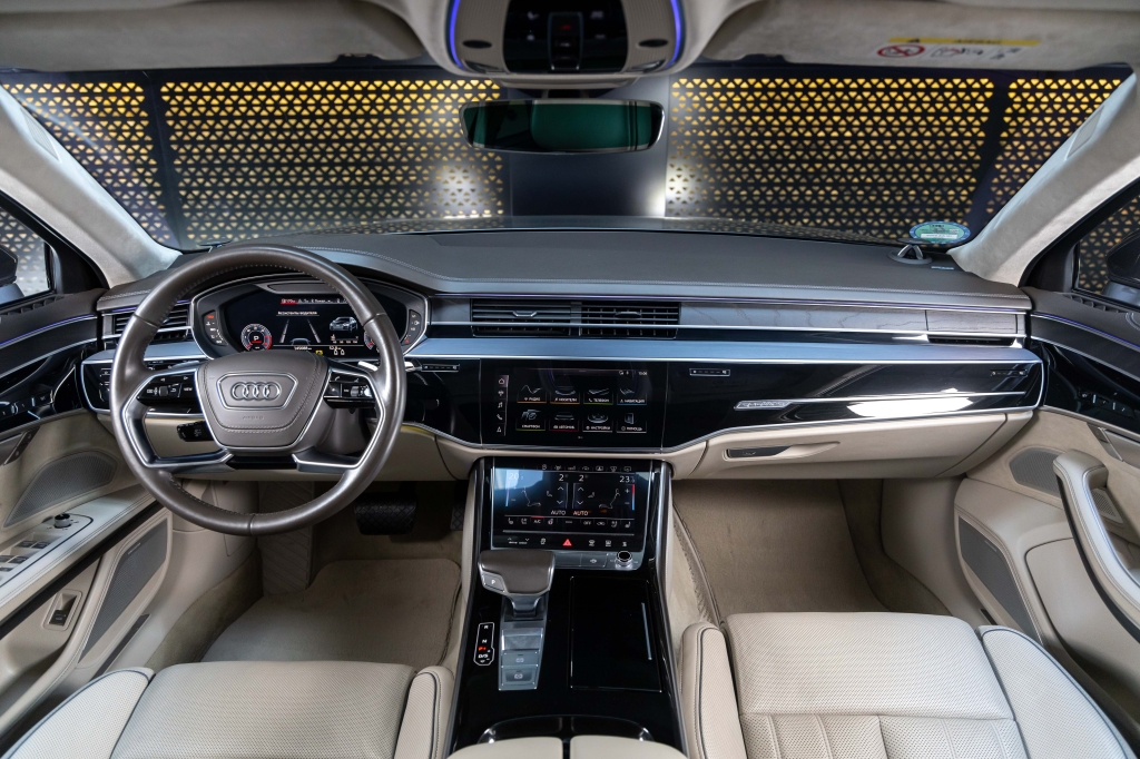 Audi A8 L 2018 фото 31