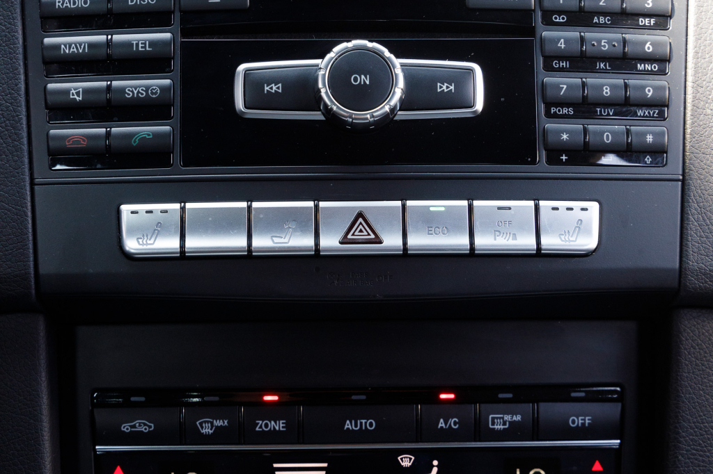 Mercedes-Benz  E220 2013 photo 15