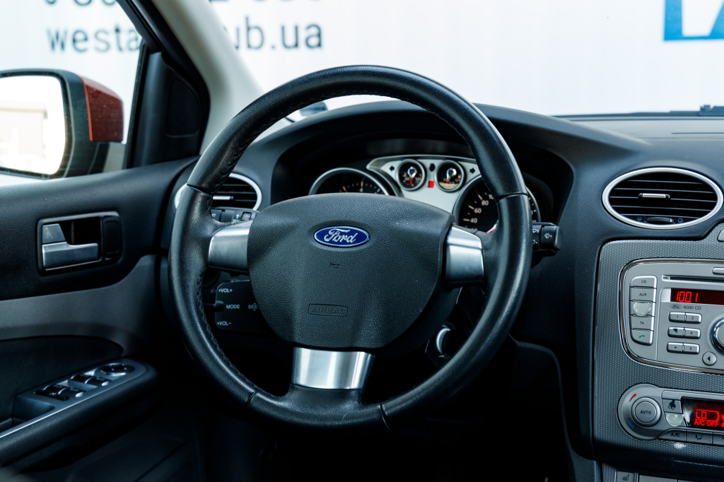 Ford Focus Titanium 2009 фото 14