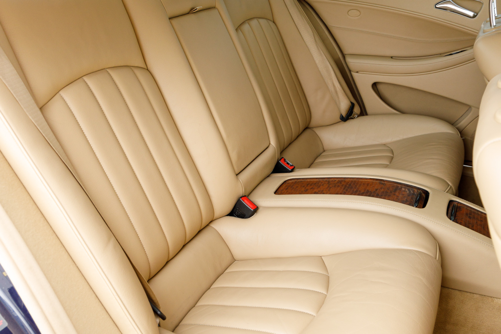 Mercedes-Benz CLS 500 2005 фото 25