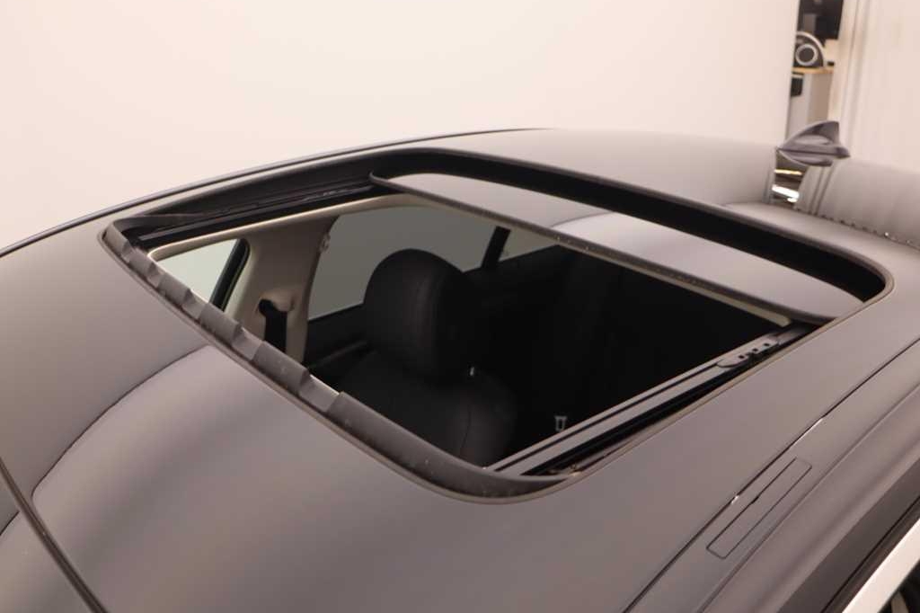 BMW 5 Series 2017 photo 2