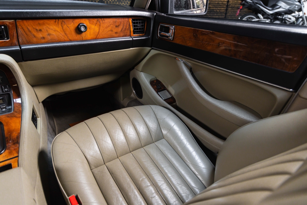 Jaguar XJ 1993 фото 26