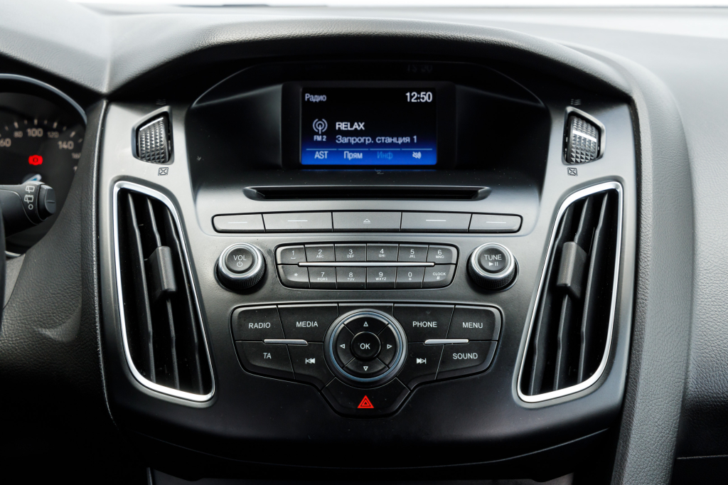 Ford Focus 2016 фото 12