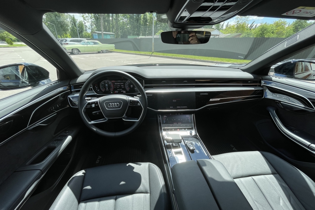 Audi A8 Long Black Stile 2020 фото 5