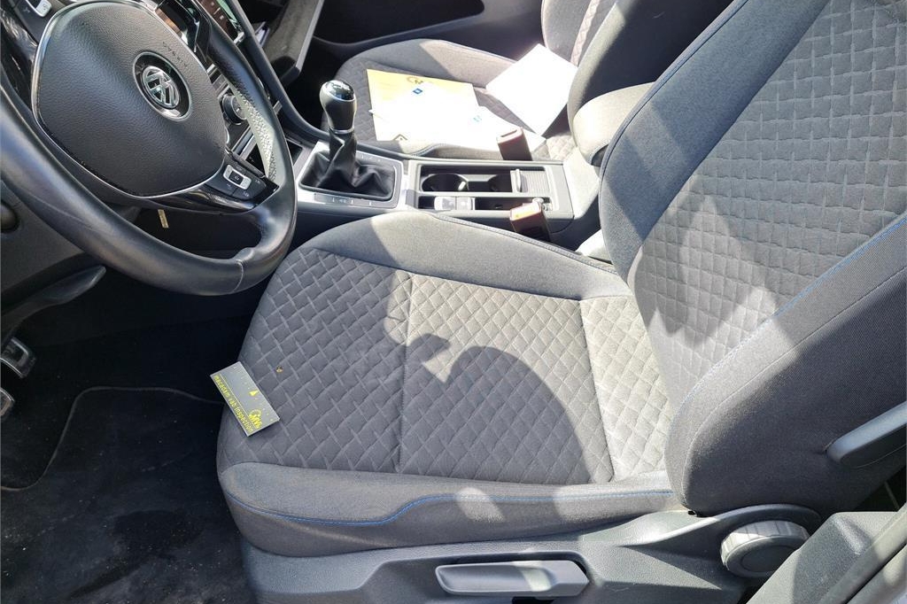 Volkswagen Golf 2019 фото 28