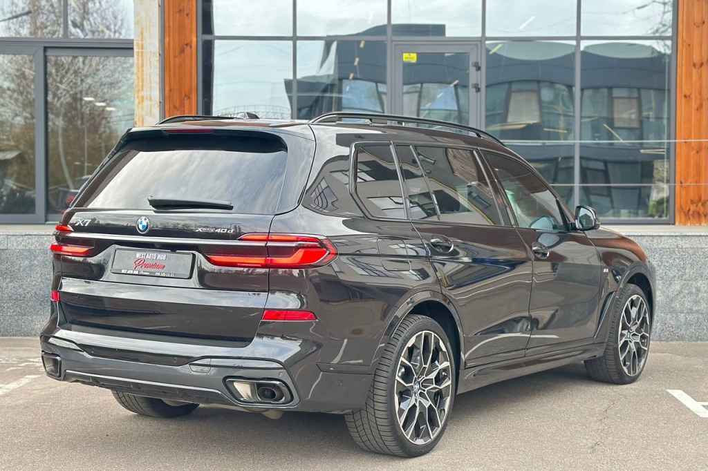 BMW X7 40d 2024 фото 5