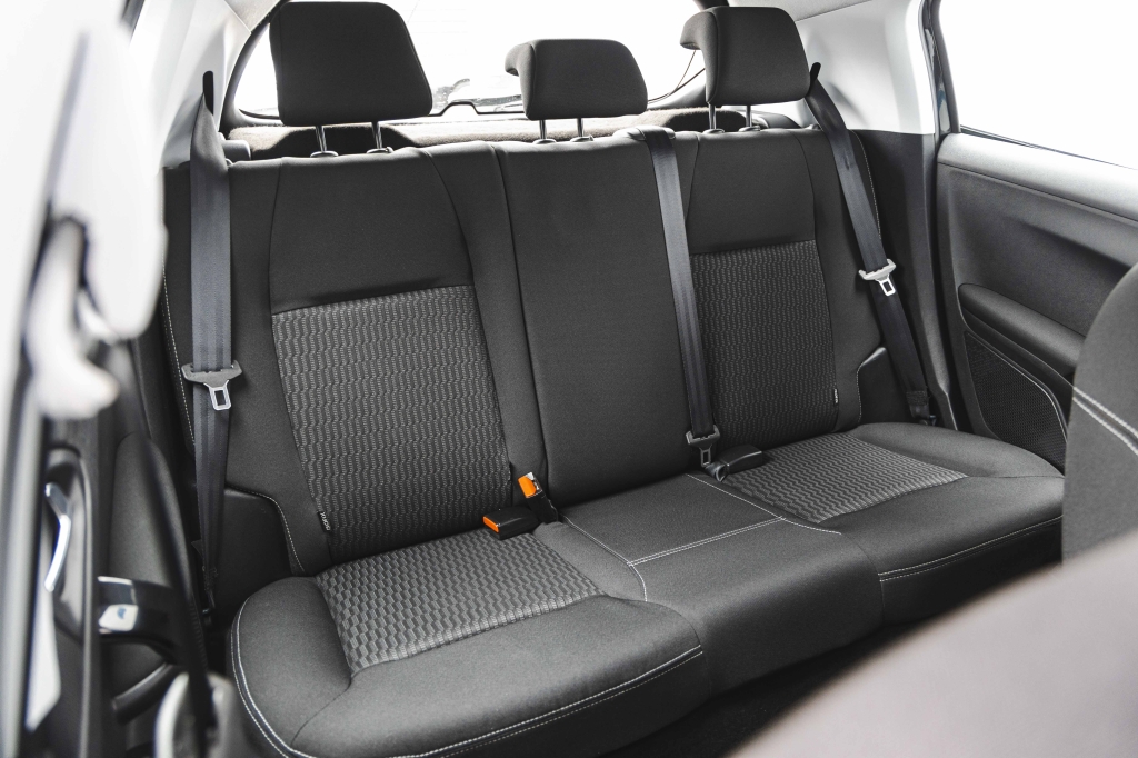 Peugeot 208 2017 фото 29