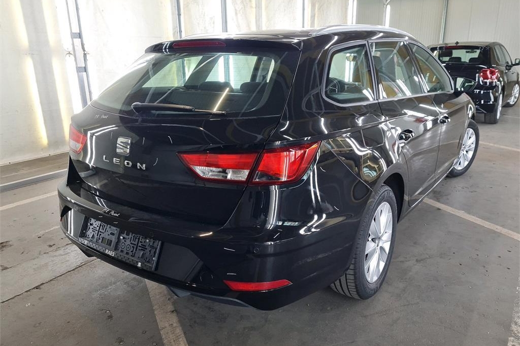SEAT Leon ST 2018 photo 6