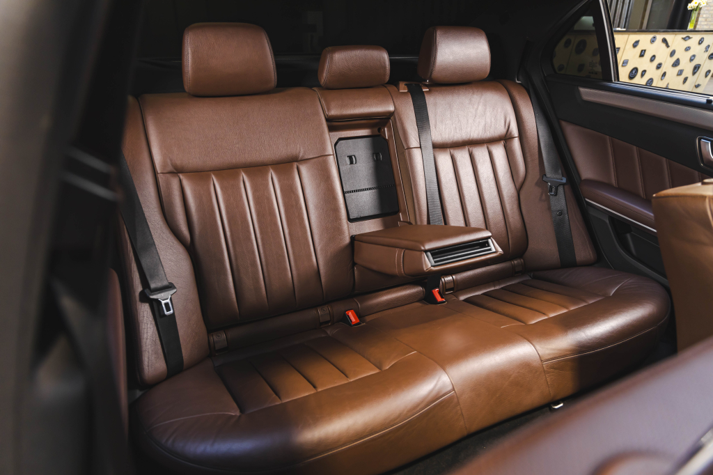 Mercedes-Benz E-Class E350 2014 photo 36