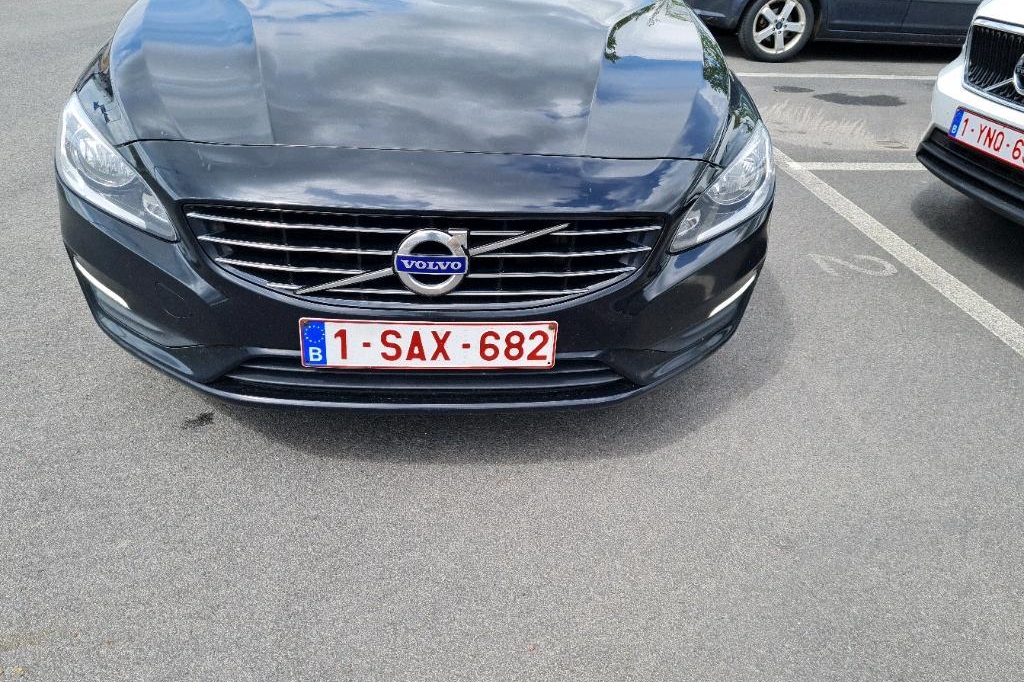 Volvo V60 2017 фото 38