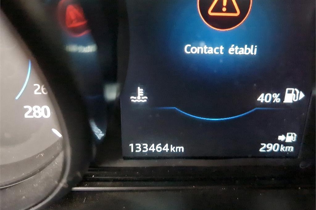 Jaguar XE 2017 photo 2