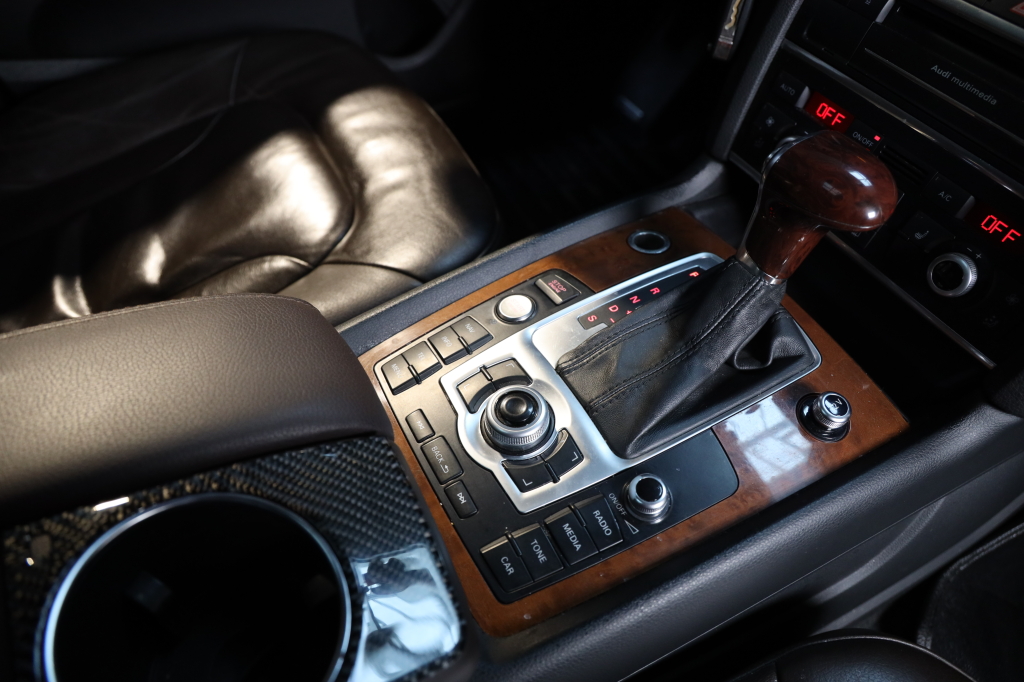 Audi Q7 2015 фото 48