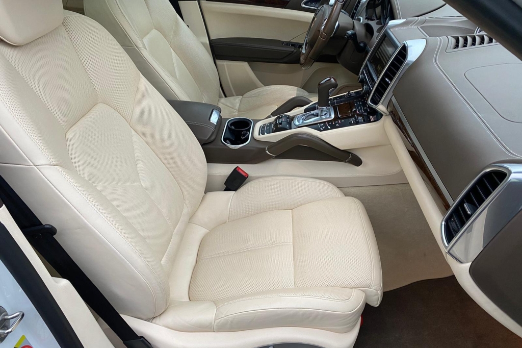 Porsche Cayenne Turbo 2016 фото 6