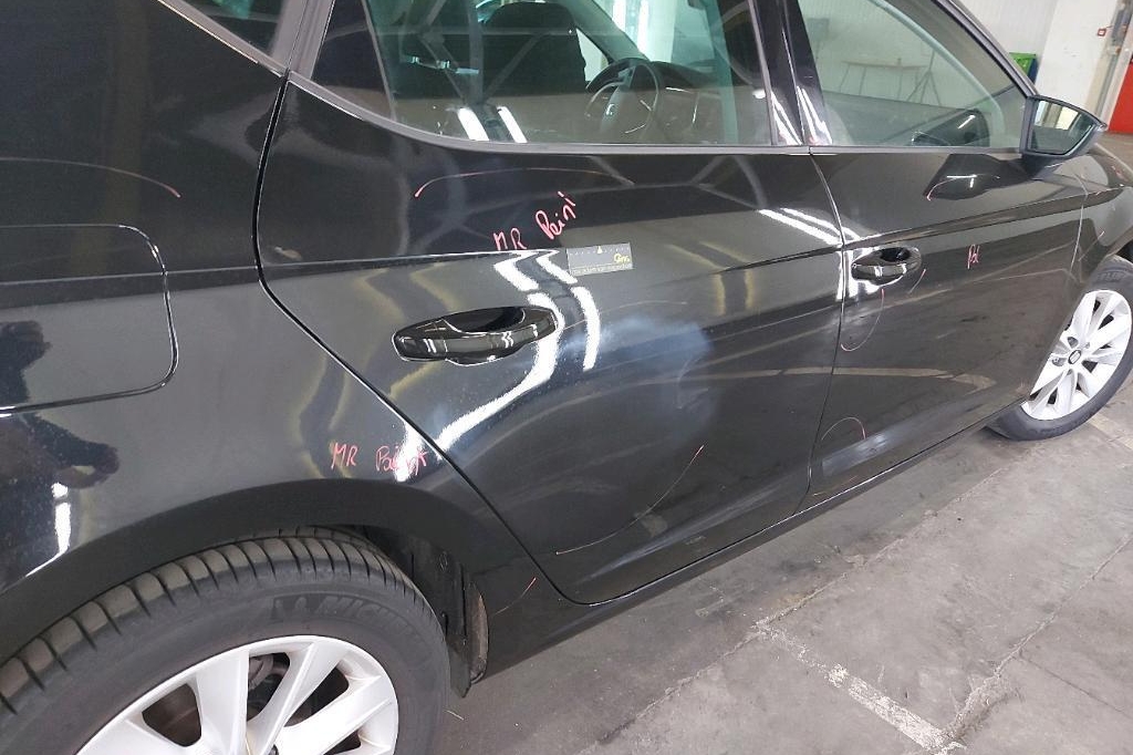 SEAT Leon 2019 photo 18