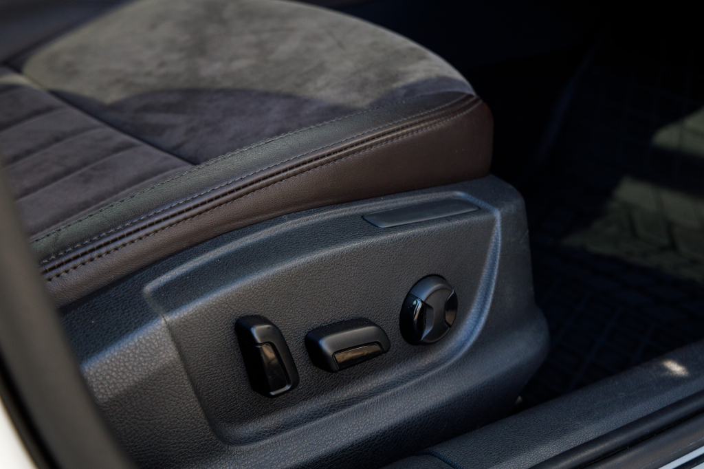 Skoda Octavia Laurin&Klement 2014 photo 25