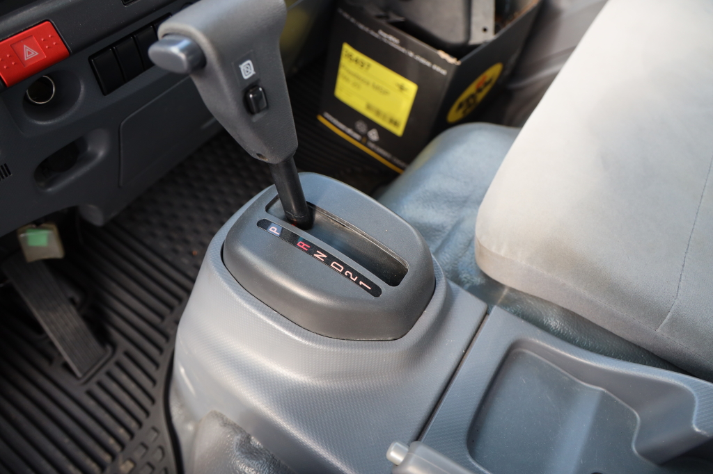 Isuzu NPR 2019 фото 28