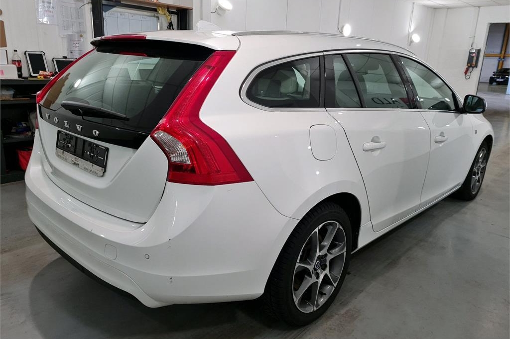 Volvo V60 2016 фото 2